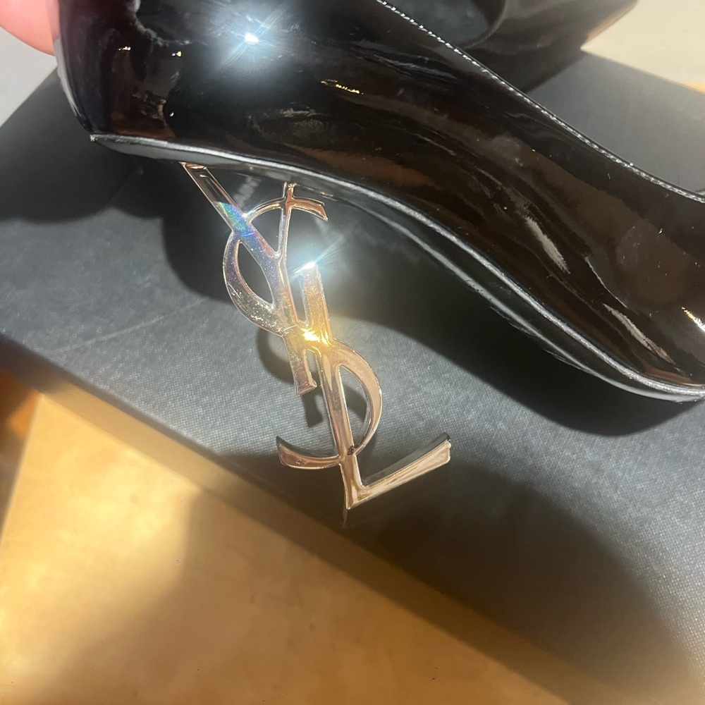 Yves Saint Laurent Black Patent Leather Heels with Logo Heel - Picture 2 of 6